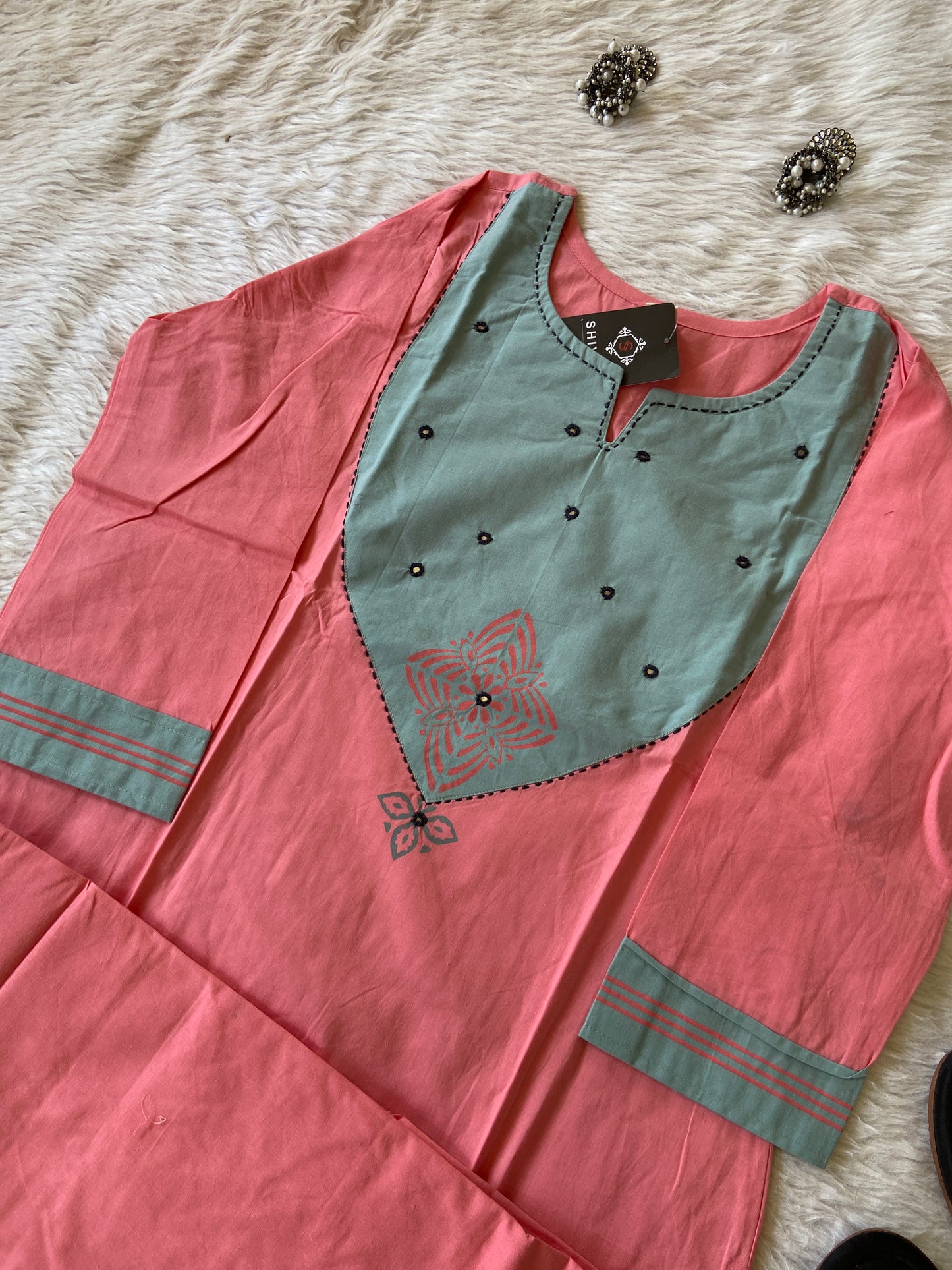 Contrast Patch Work Pair, Cotton Straightcut Kurti Sets For Women