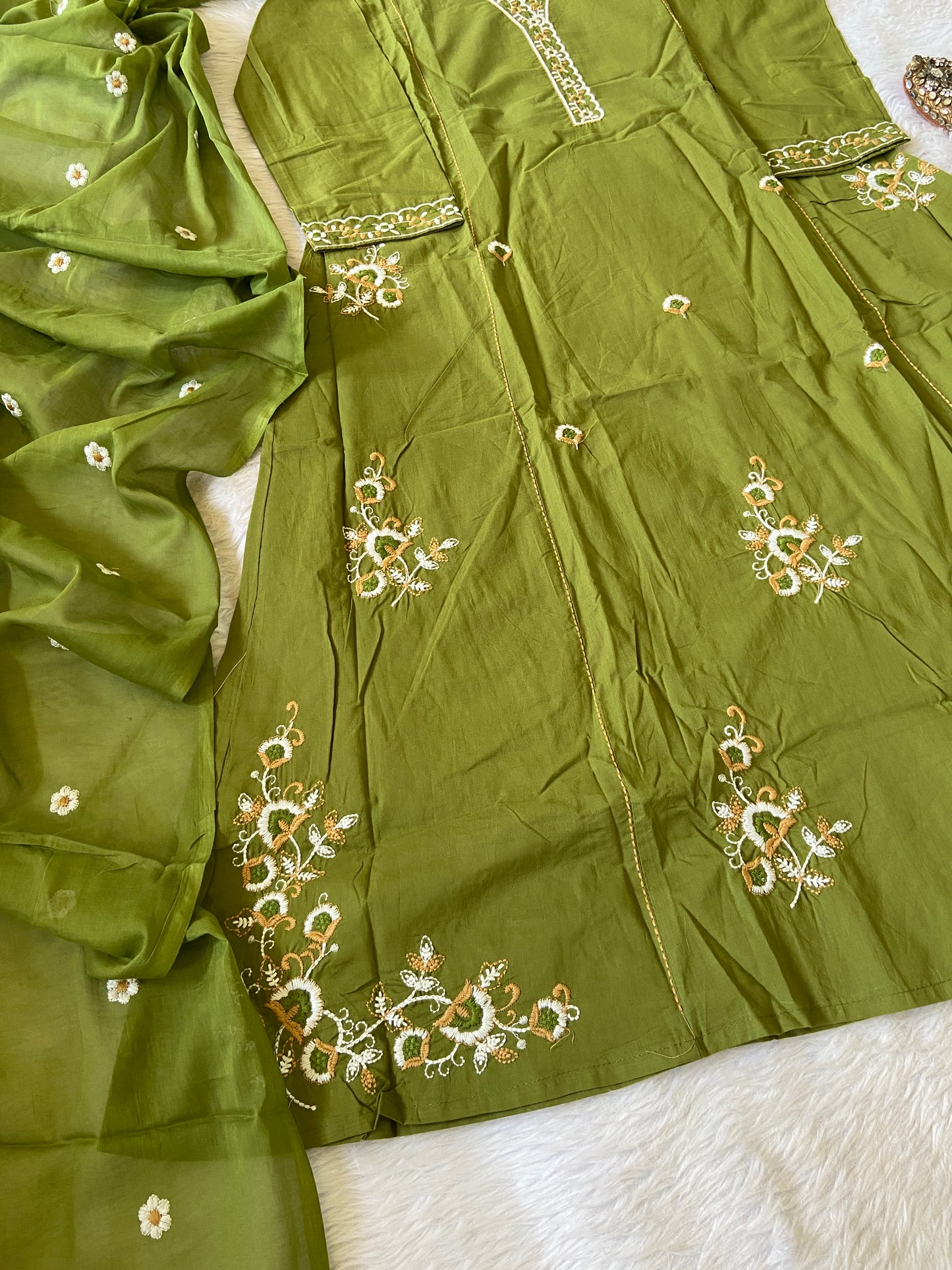 Beautiful Embroidery Work In Kurtis With Matching Pant And Dupatta, Cotton Aline Kurtis Suits For Women