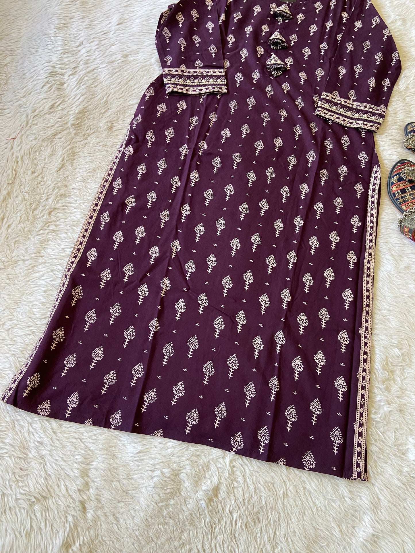 Round Neck Style Jaipuri Print Rayon Straight Kurti. Rayon Straight Kurtis For Women.
