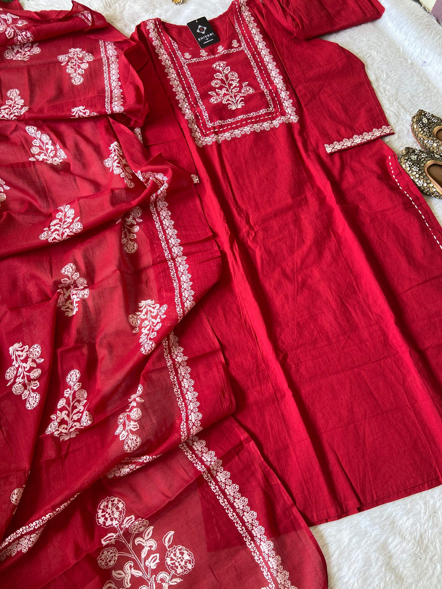 Mul Cotton Straight Kurti With Pant And Dupatta. Cotton Suit Sets For Women.