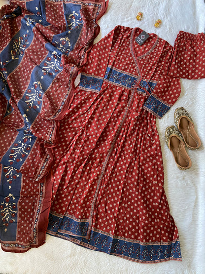 Jaipuri Cotton Angarakha Style Anarkali Kurti With Pant And Dupatta. Cotton Suit Sets For Women Online India. Shop the Latest Festive Summer Collection at Shivani Designer Kurti.