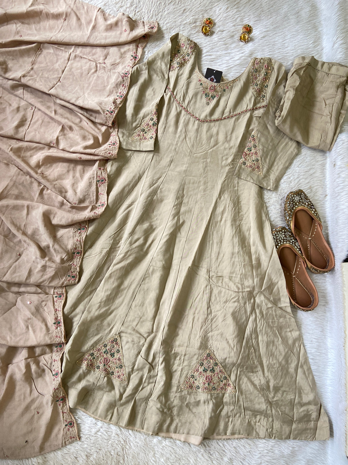 Premium Designer Anarkali Suit. Silk Suit Sets For Women Online India. Shop the Latest Festive Summer Collection at Shivani Designer Kurti.