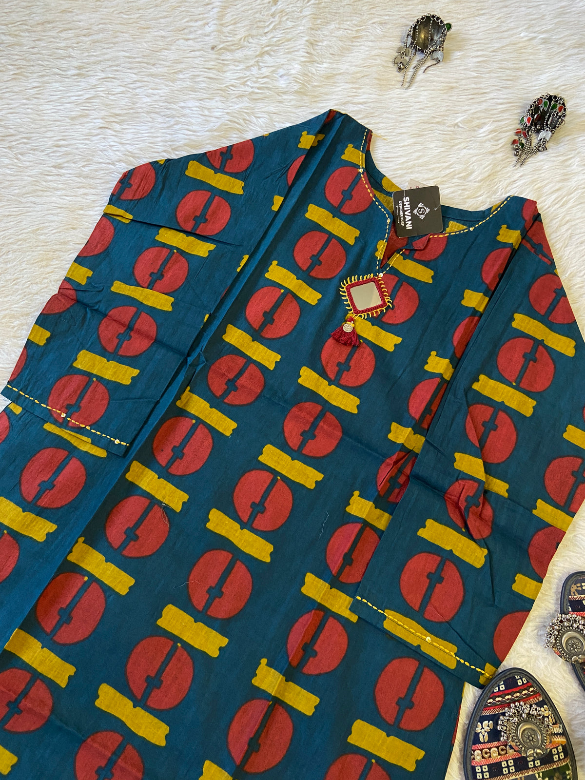 Cotton Short Top (Gamthi Short Top). Cotton Short Top For Women online India. Shop the Latest Festive Summer Collection at Shivani Designer Kurti.