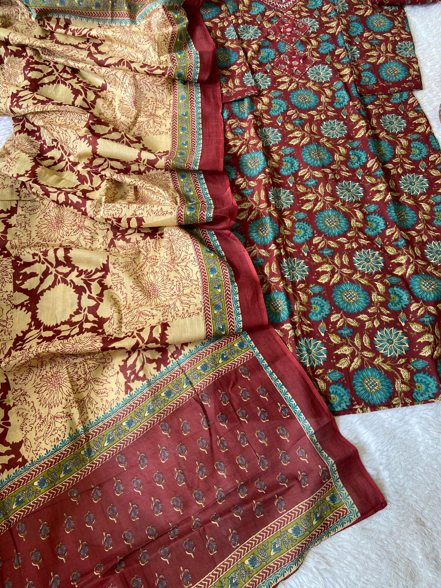 Jaipuri Print Cotton Straight Cut Kurti With Pant And Dupatta. Cotton Suit Sets For Women Online India. Shop the Latest Festive Summer Collection at Shivani Designer Kurti.
