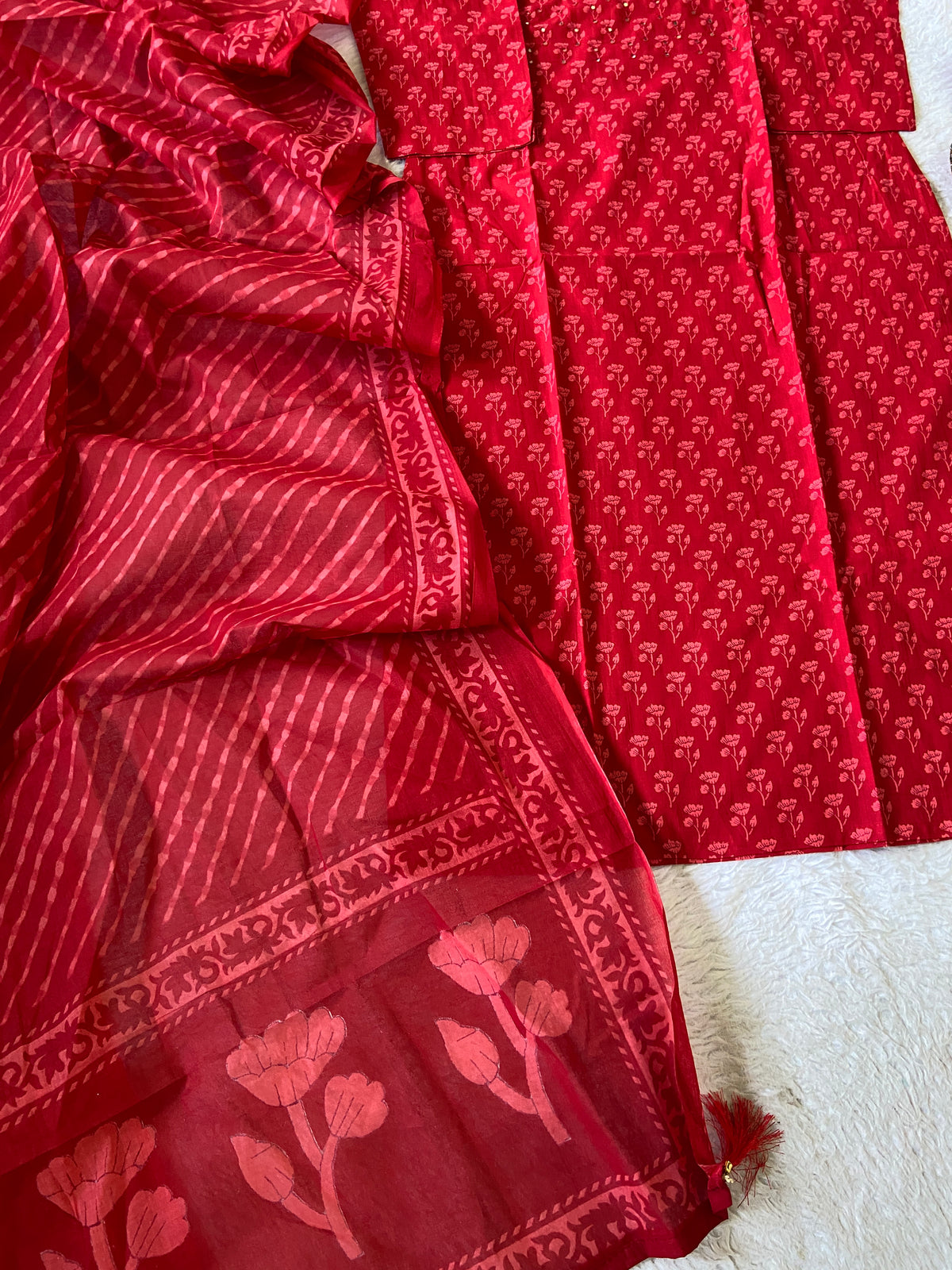 Jaipuri Cotton Straight Kurti, Pant And Dupatta. Cotton Kurti Suits For Women Online India. Shop the Latest Festive Summer Collection at Shivani Designer Kurti.