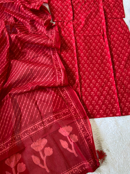 Jaipuri Cotton Straight Kurti, Pant And Dupatta. Cotton Kurti Suits For Women Online India. Shop the Latest Festive Summer Collection at Shivani Designer Kurti.