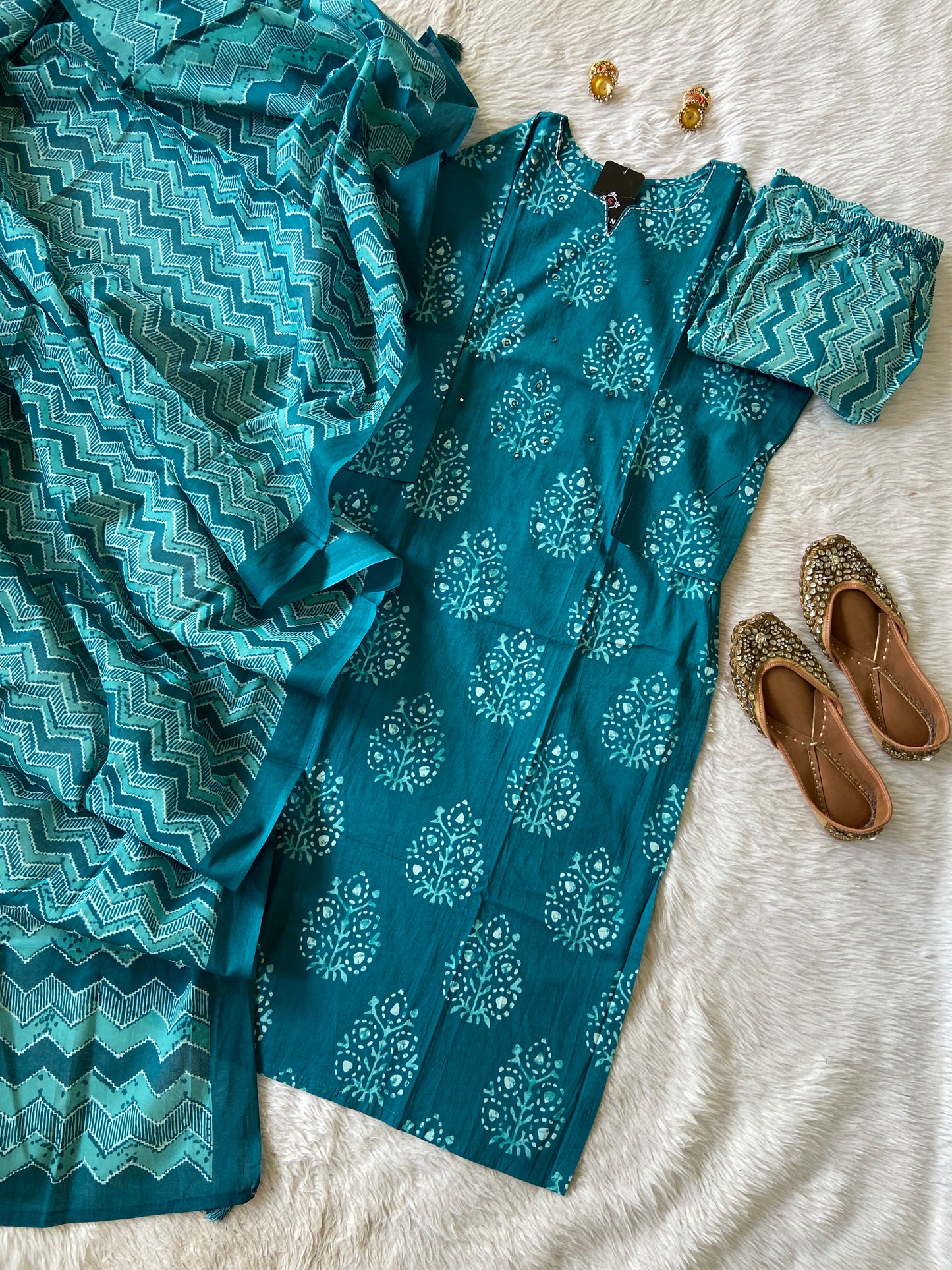 Batik Print StraightCut Kurti With Printed Pant And Dupatta, Cotton StraightCut Kurti Suit Sets For Women