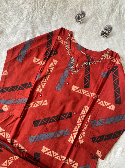 Jaipuri Cotton Printed Straight Kurti With Palazzo. Cotton Kurti Sets For Women Online India. Shop the Latest Festive Summer Collection at Shivani Designer Kurti.