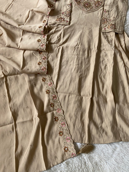Premium Designer Anarkali Suit. Silk Suit Sets For Women Online India. Shop the Latest Festive Summer Collection at Shivani Designer Kurti.