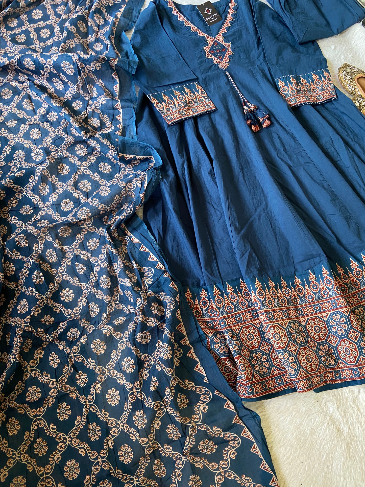 Jaipuri Cotton Anarkali Kurti With Pant And Dupatta. Cotton Suit Sets For Women Online India. Shop the Latest Festive Summer Collection at Shivani Designer Kurti.