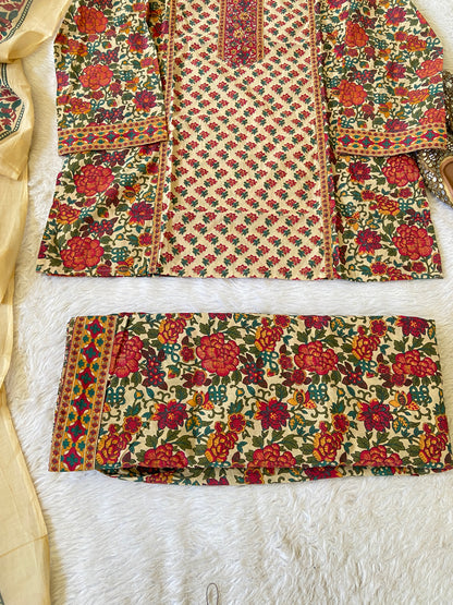 Gopi Dress. Cotton Printed Short Kurti With Divider Palazzo And Dupatta. Cotton Suit Sets For Women Online India. Shop the Latest Festive Summer Collection at Shivani Designer Kurti.
