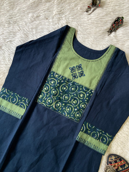 Gamthi Cotton Straight Kurti (Gamthi Kurti) . Cotton Kurtis For Women Online India. Shop the Latest Festive Summer Collection at Shivani Designer Kurti.