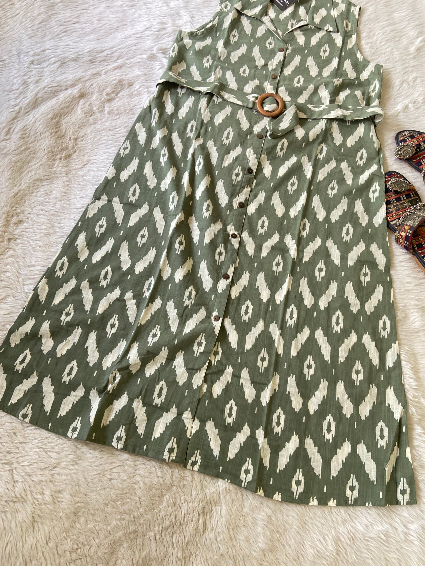 Midi Cotton Aline Kurti. Cotton Kurtis For Women Online India. Shop the Latest Festive Summer Collection at Shivani Designer Kurti.
