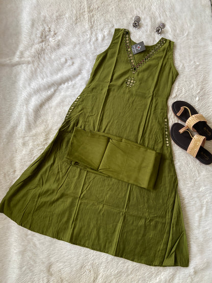 Sleeveless Aline Kurti With Mirror Work With Palazzo, Silk Aline Kurti Sets For Women