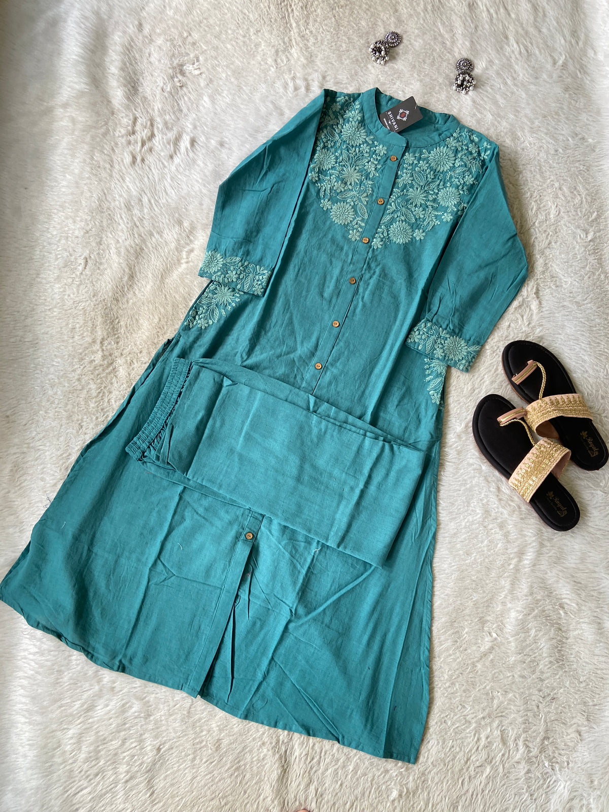 lakhnavi Aline Kurti With Palazzo. Cotton Kurti Sets For Women Online India. Shop the Latest Festive Summer Collection at Shivani Designer Kurti.