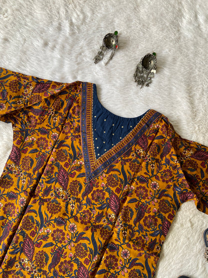 Cotton Short Top (Gamthi Short Top). Cotton Short Top For Women online India. Shop the Latest Festive Summer Collection at Shivani Designer Kurti.