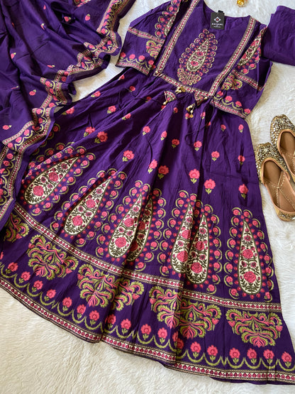Jaipuri Cotton Anarkali Kurti With Pant And Dupatta. Cotton Suit Sets For Women Online India. Shop the Latest Festive Summer Collection at Shivani Designer Kurti.