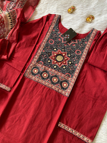 Beautiful Patch & Real Mirror work in Kurti, Palazzo And Dupatta, Cotton StraightCut Suit Sets For Women