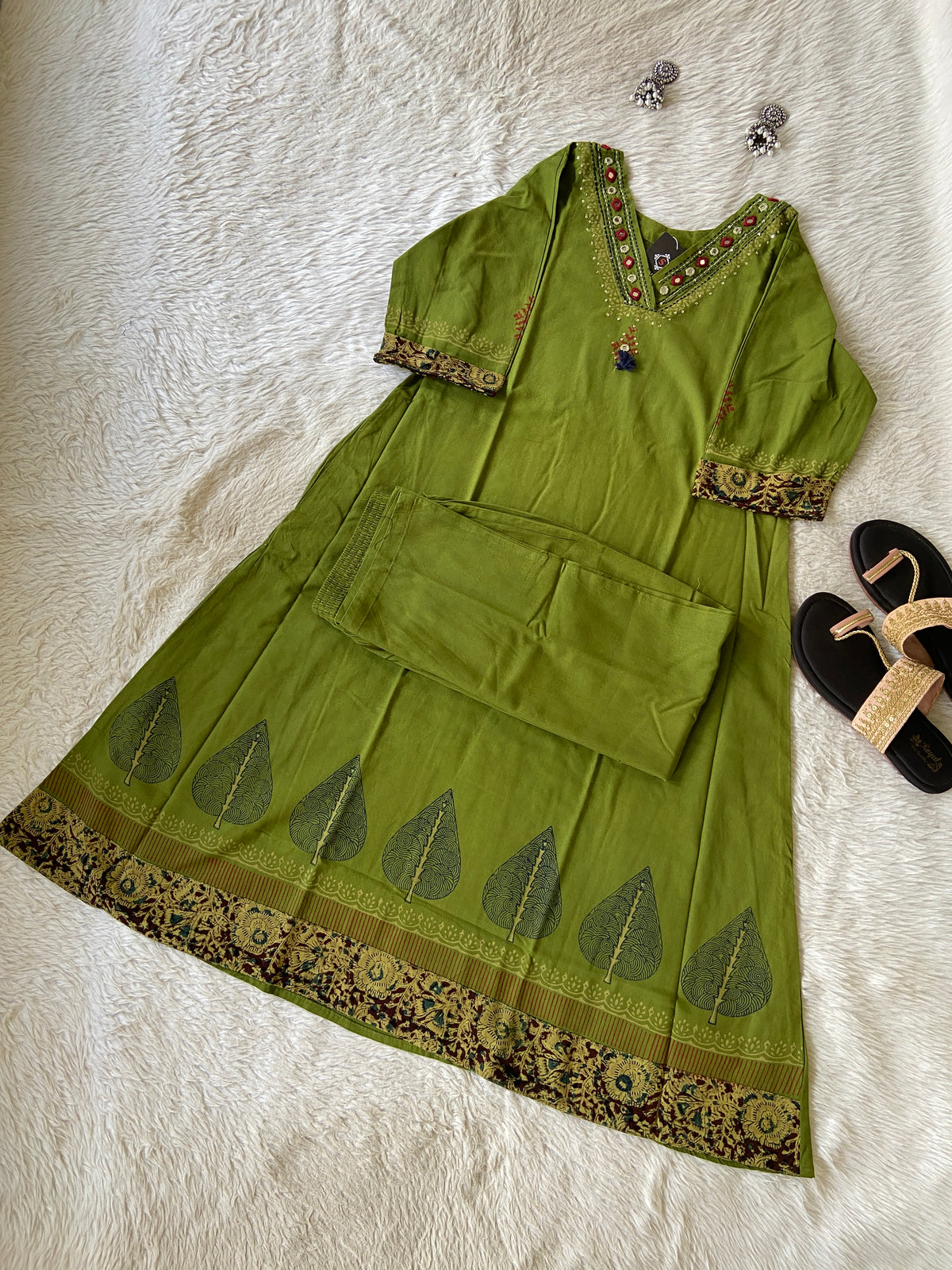 Mirror Work Aline Cotton Kurti And Palazzo (Gamthi Pair). Cotton Kurti Sets For Women Online India. Shop the Latest Festive Summer Collection at Shivani Designer Kurti.