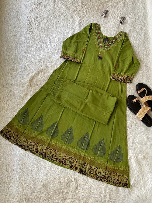 Mirror Work Aline Cotton Kurti And Palazzo (Gamthi Pair). Cotton Kurti Sets For Women Online India. Shop the Latest Festive Summer Collection at Shivani Designer Kurti.