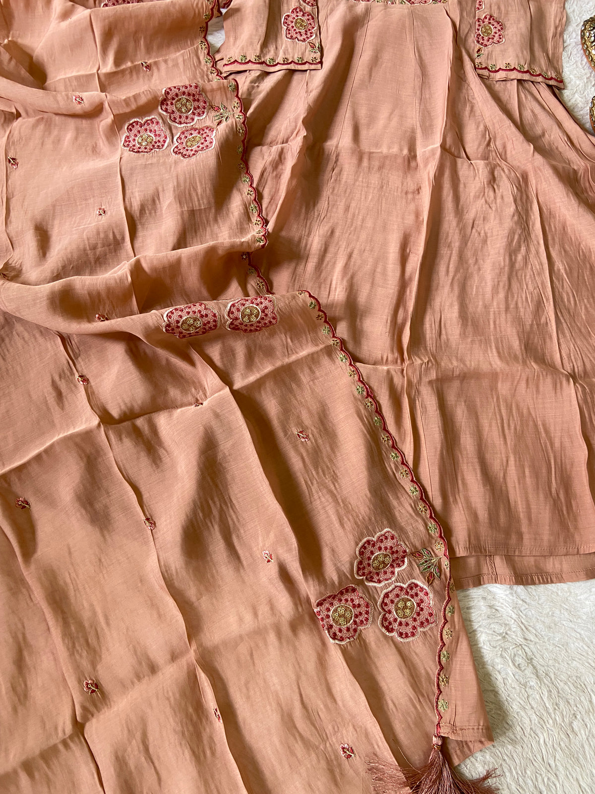 Premium Designer Anarkali Suit. Silk Suit Sets For Women Online India. Shop the Latest Festive Summer Collection at Shivani Designer Kurti.