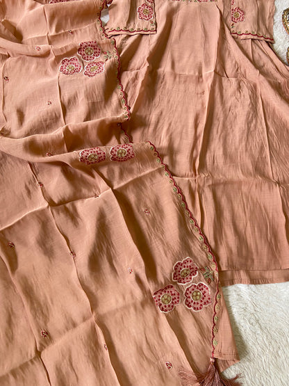 Premium Designer Anarkali Suit. Silk Suit Sets For Women Online India. Shop the Latest Festive Summer Collection at Shivani Designer Kurti.