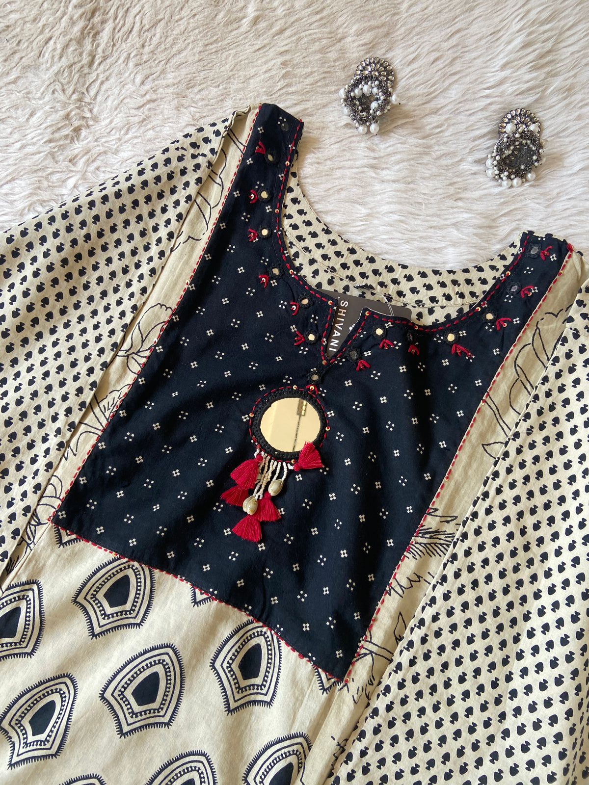 Jaipuri Print Cotton Aline Kurti With Palazzo. Cotton Kurti Sets For Women Online India. Shop the Latest Festive Summer Collection at Shivani Designer Kurti.