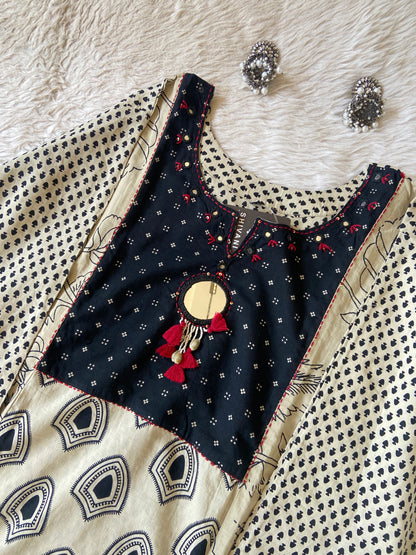 Jaipuri Print Cotton Aline Kurti With Palazzo. Cotton Kurti Sets For Women Online India. Shop the Latest Festive Summer Collection at Shivani Designer Kurti.