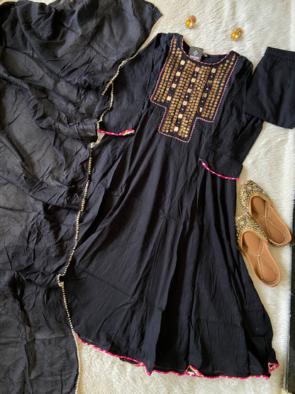 Navaratri Special Cotton Anarkali Kurti With Pant And Dupatta. Cotton Suit Sets For Women Online India. Shop the Latest Festive Summer Collection at Shivani Designer Kurti.