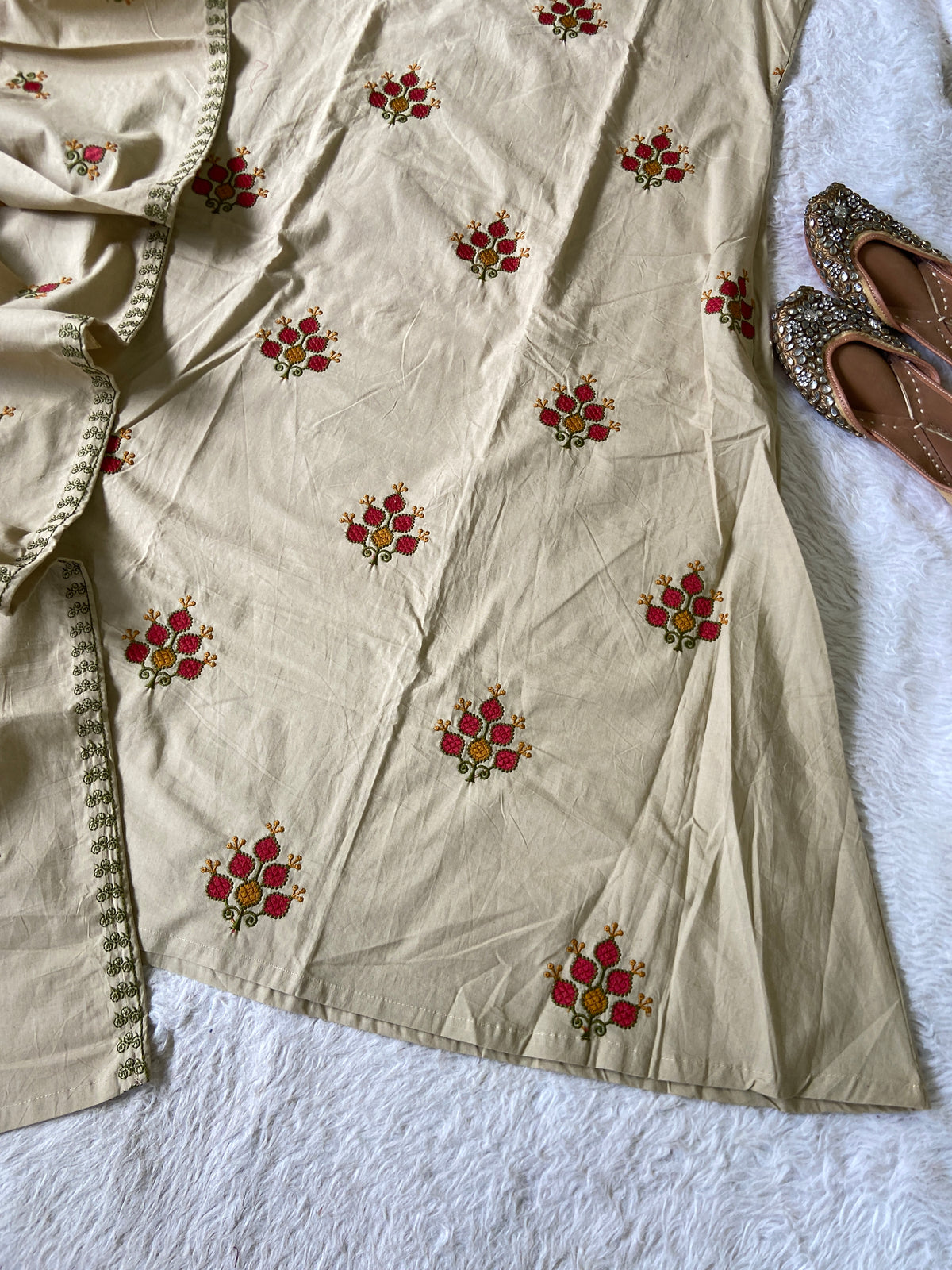 Embroidery Work Cotton Sleeveless (3/4th Attached) Aline Kurti, Palazzo And Dupatta. Cotton Suits Sets For Women Online India. Shop the Latest Festive Summer Collection at Shivani Designer Kurti.