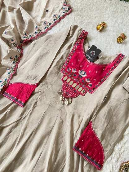 Premium Designer Anarkali Suit. Silk Suit Sets For Women Online India. Shop the Latest Festive Summer Collection at Shivani Designer Kurti.