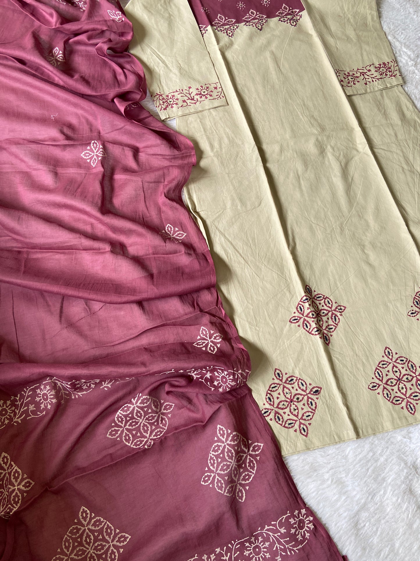 Cotton Straight Kurti With Palazzo And Dupatta (Gamthi Pair). Cotton Suit Sets For Women Online India. Shop the Latest Festive Summer Collection at Shivani Designer Kurti.