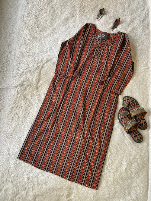 Straight Cotton Kurti. Cotton Kurtis For Women Online India. Shop the Latest Festive Summer Collection at Shivani Designer Kurti.