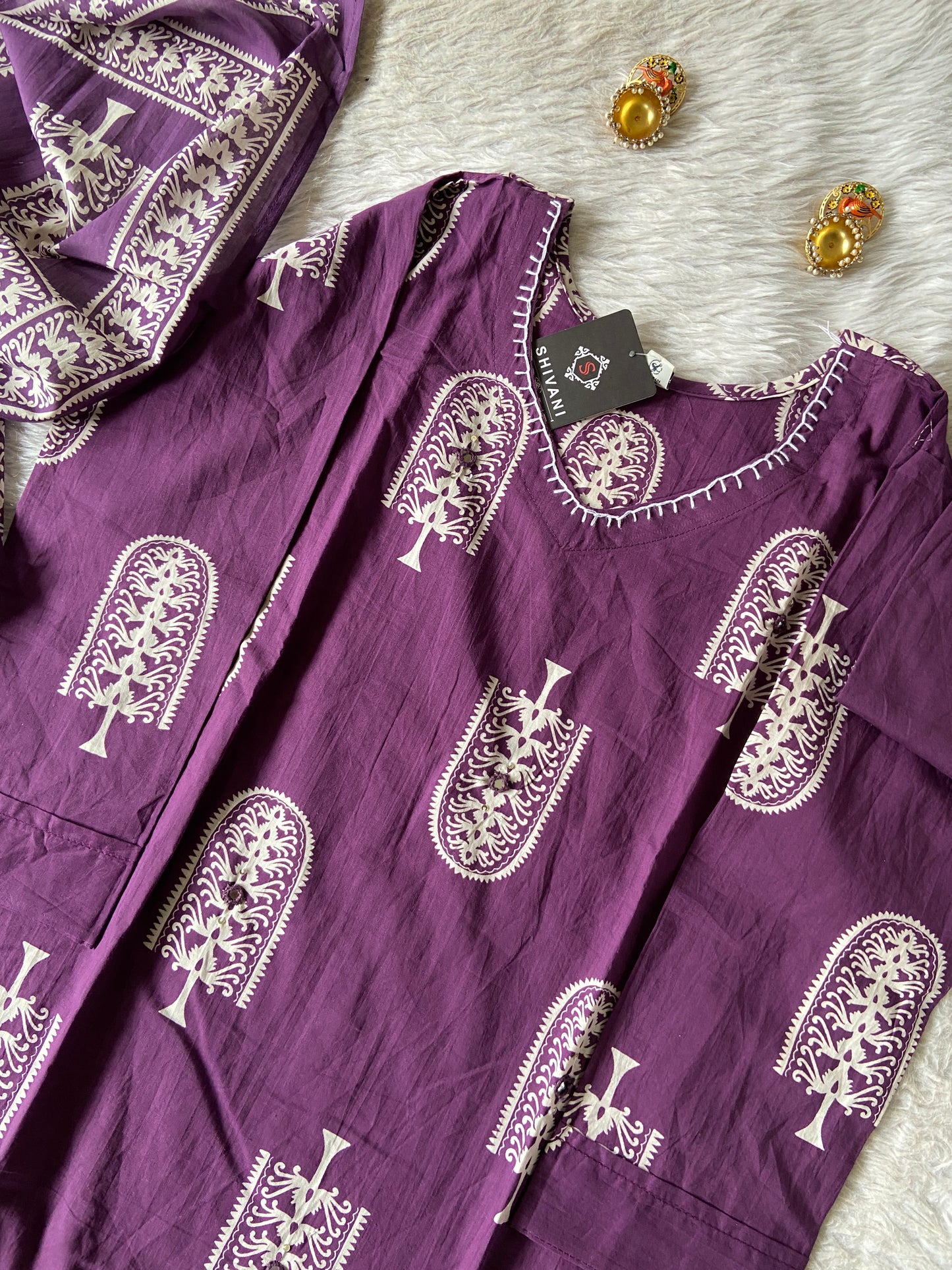 Cotton Straight Cut Kurti With Pant And Dupatta. Cotton Suit Sets For Women Online India. Shop the Latest Festive Summer Collection at Shivani Designer Kurti.