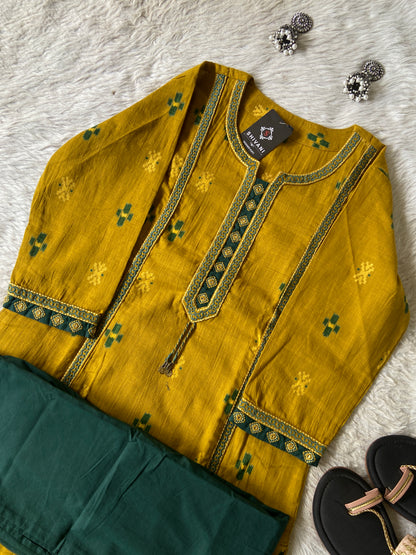 Linen Cotton Aline With Cut Kurti And Palazzo. Cotton Aline Kurti Sets For Women Online India. Shop the Latest Festive Summer Collection at Shivani Designer Kurti.