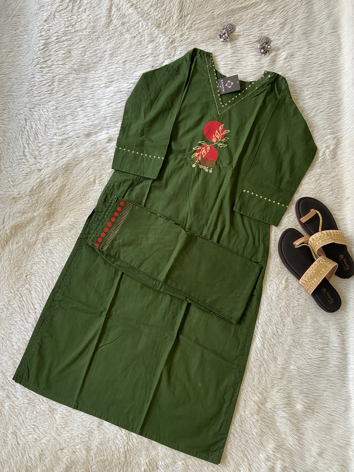 Block Print Work Straight Cotton Kurti And Palazzo. Straight Kurti Sets For Women Online India. Shop the Latest Festive Summer Collection at Shivani Designer Kurti.
