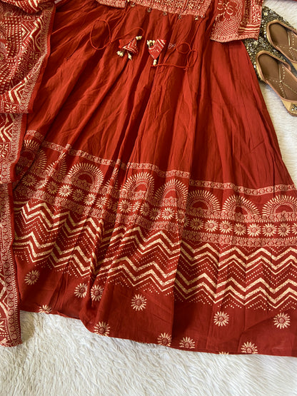Full Flair Cotton Anarkali Kurti, Pant And Dupatta. Cotton Anarkali Kurti Suits For Women Online India. Shop the Latest Festive Summer Collection at Shivani Designer Kurti.