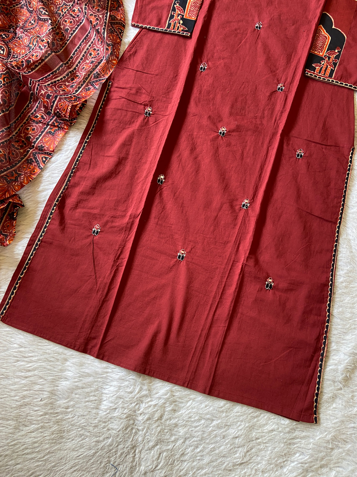 Sleeve Patch Work Cotton Straight Kurti, Pant And Dupatta. Cotton Suit Sets For Women Online India. Shop the Latest Festive Summer Collection at Shivani Designer Kurti.