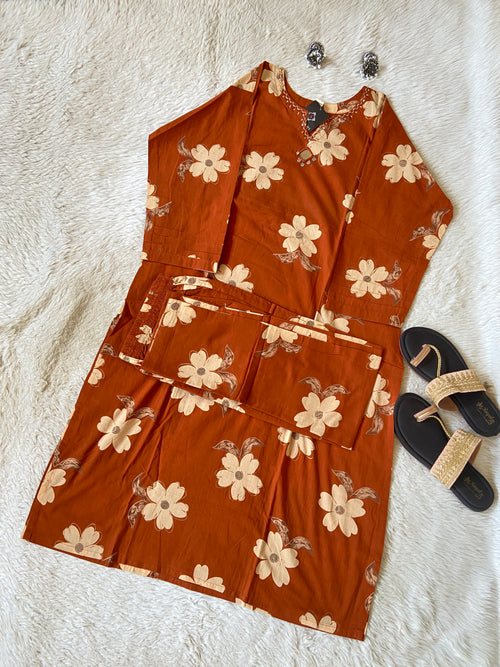 Jaipuri Cotton Printed Straight Kurti With Palazzo. Cotton Kurti Sets For Women Online India. Shop the Latest Festive Summer Collection at Shivani Designer Kurti.