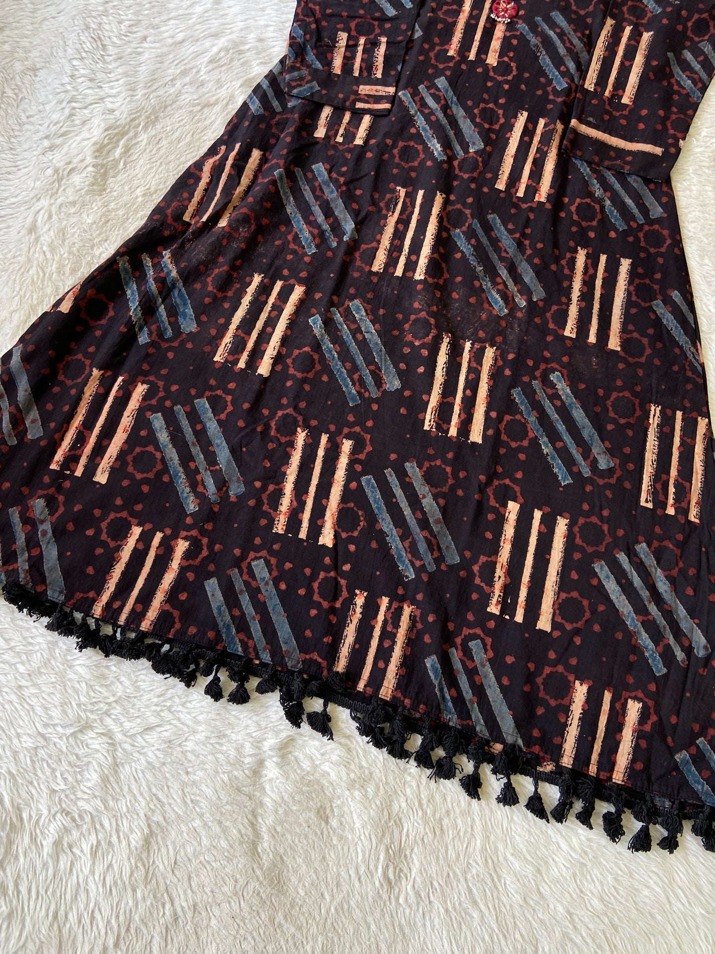 Cotton Midi, Cotton Aline Kurti With Mirror Work (Gamthi Kurti). Cotton Kurti For Women online India. Shop the Latest Festive Summer Collection at Shivani Designer Kurti.