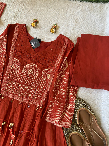 Full Flair Cotton Anarkali Kurti, Pant And Dupatta. Cotton Anarkali Kurti Suits For Women Online India. Shop the Latest Festive Summer Collection at Shivani Designer Kurti.