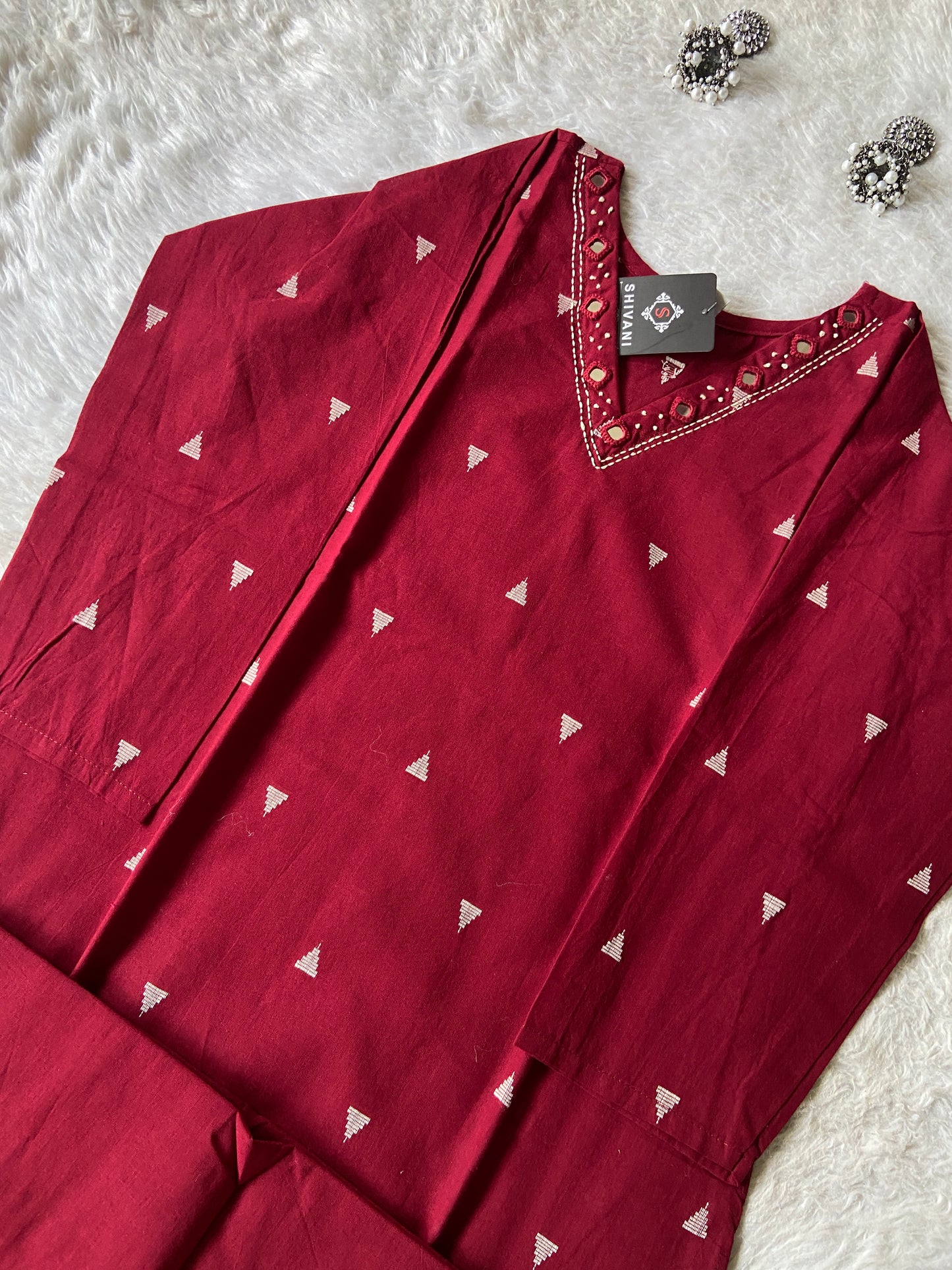Real Mirror Work in Neck Cotton Straight Kurti With Palazzo. Cotton Straight Kurti Sets For Women Online India. Shop the Latest Festive Summer Collection at Shivani Designer Kurti.