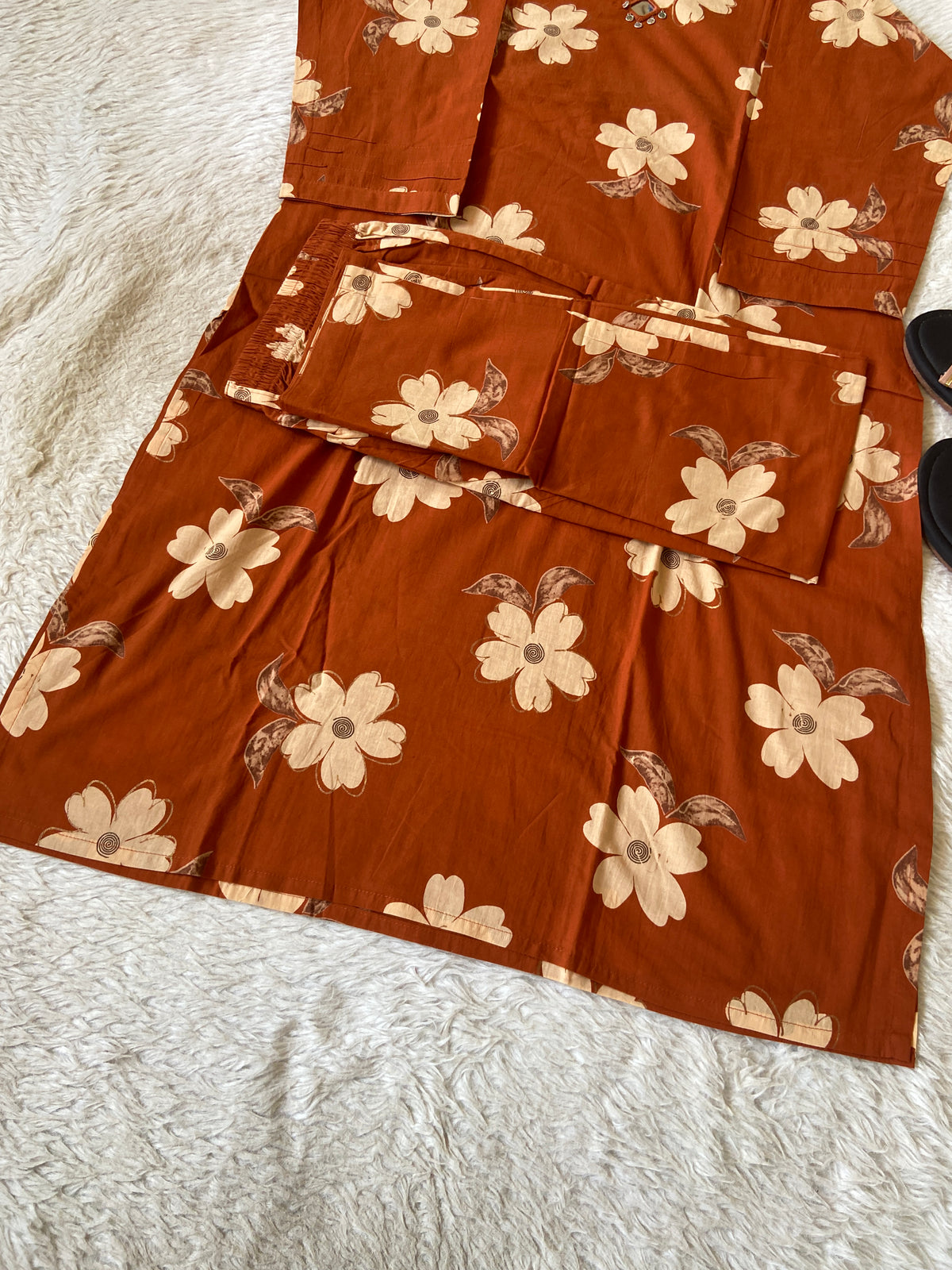 Jaipuri Cotton Printed Straight Kurti With Palazzo. Cotton Kurti Sets For Women Online India. Shop the Latest Festive Summer Collection at Shivani Designer Kurti.
