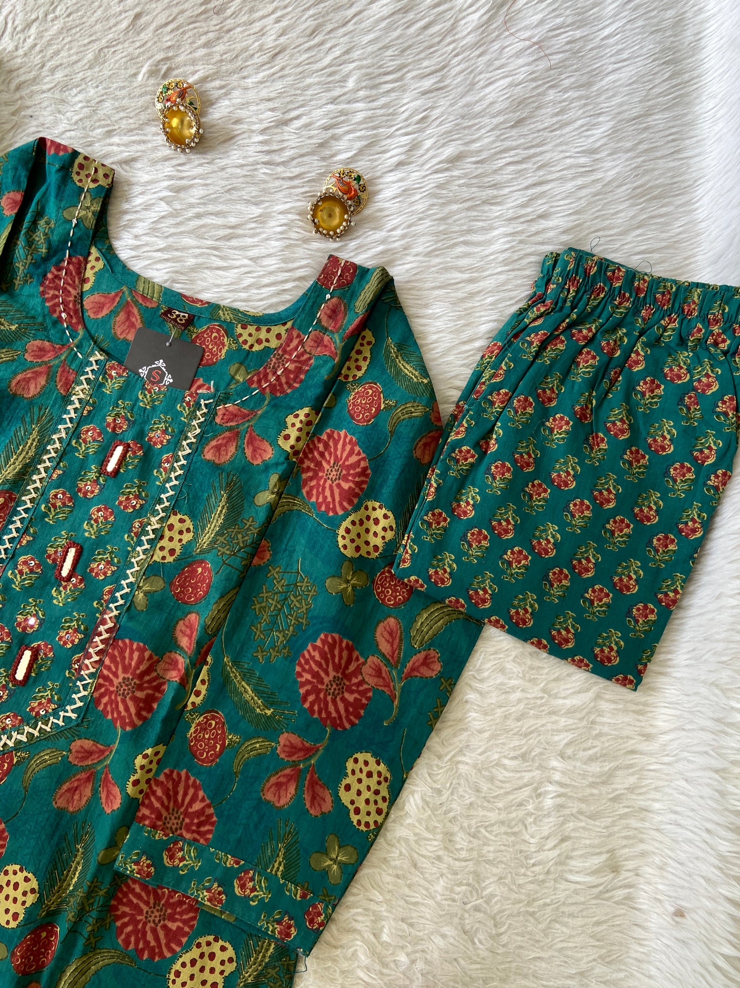 Jaipuri Print Cotton Straight Cut Kurti With Pant And Dupatta. Cotton Suit Sets For Women Online India. Shop the Latest Festive Summer Collection at Shivani Designer Kurti.