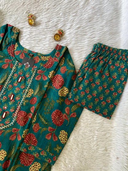 Jaipuri Print Cotton Straight Cut Kurti With Pant And Dupatta. Cotton Suit Sets For Women Online India. Shop the Latest Festive Summer Collection at Shivani Designer Kurti.