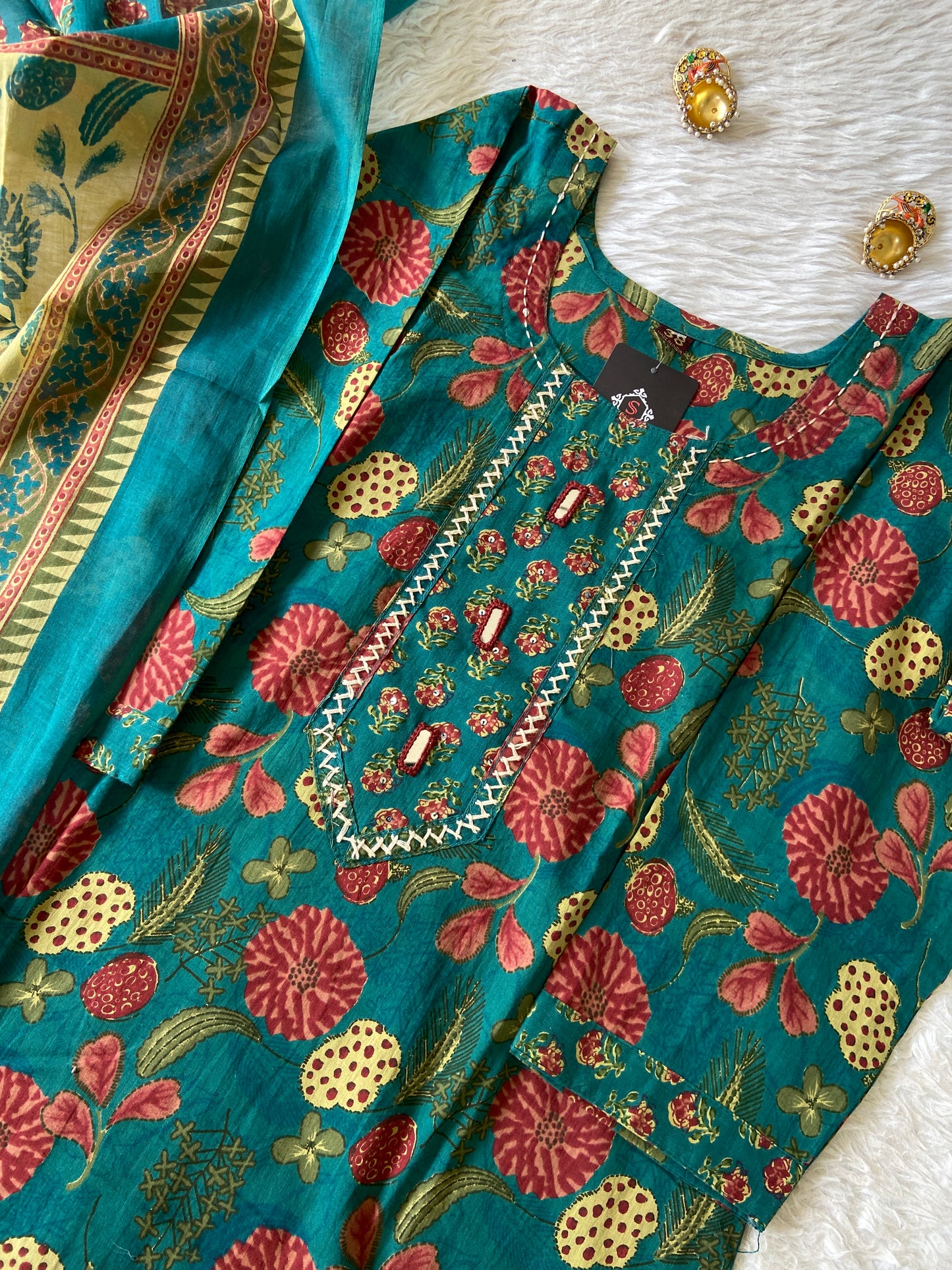 Jaipuri Print Cotton Straight Cut Kurti With Pant And Dupatta. Cotton Suit Sets For Women Online India. Shop the Latest Festive Summer Collection at Shivani Designer Kurti.