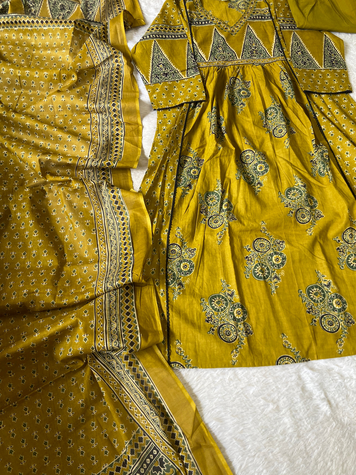 Jaipuri Cotton Aline Kurti, Pant And Dupatta. Cotton Suits Sets For Women Online India. Shop the Latest Festive Summer Collection at Shivani Designer Kurti.