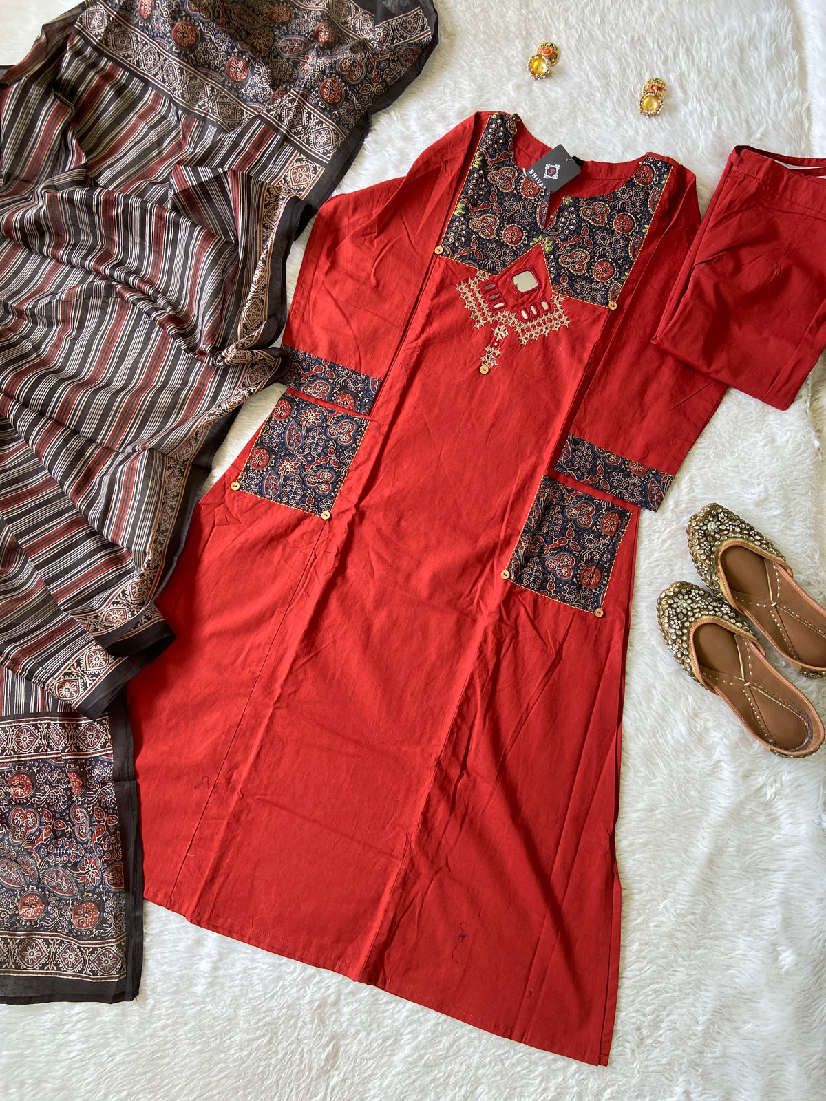 Cotton Hand Work Aline Kurti With Plain Palazzo And Printed Dupatta (Gamthi Pair). Cotton Suit Sets For Women Online India. Shop the Latest Festive Summer Collection at Shivani Designer Kurti.