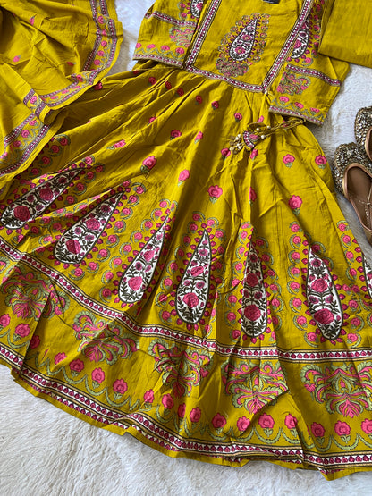 Jaipuri Cotton Anarkali Kurti With Pant And Dupatta. Cotton Suit Sets For Women Online India. Shop the Latest Festive Summer Collection at Shivani Designer Kurti.