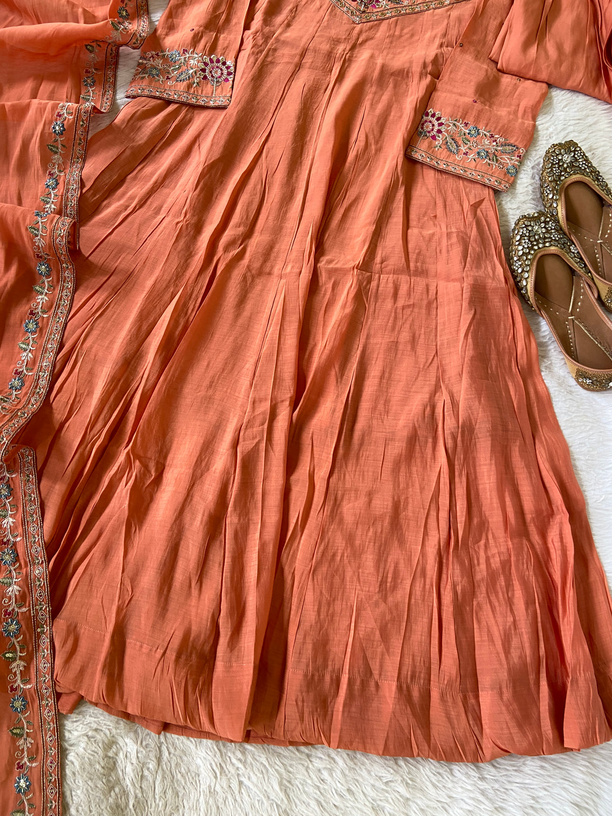 Premium Designer Anarkali Suit. Silk Suit Sets For Women Online India. Shop the Latest Festive Summer Collection at Shivani Designer Kurti.